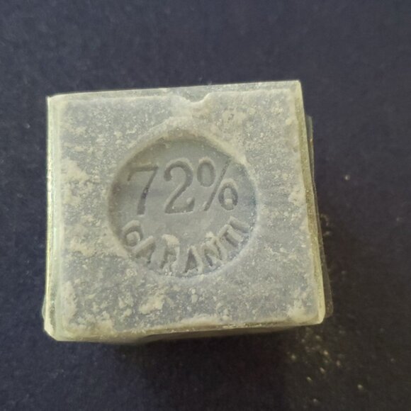 TWO ITEMS: Savon de Marseille Violet Soap & Old Williamsburgh Sea Salt Candle - Picture 7 of 9